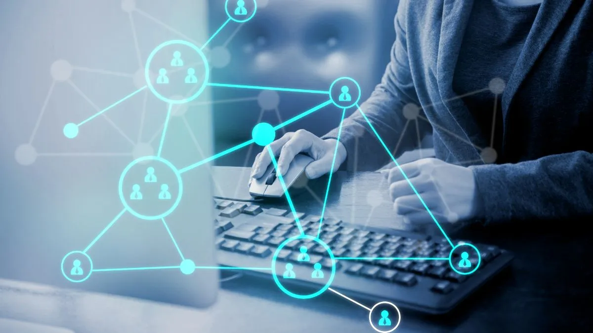 The Evolution of Workplace Communication From Email to Advanced Tools