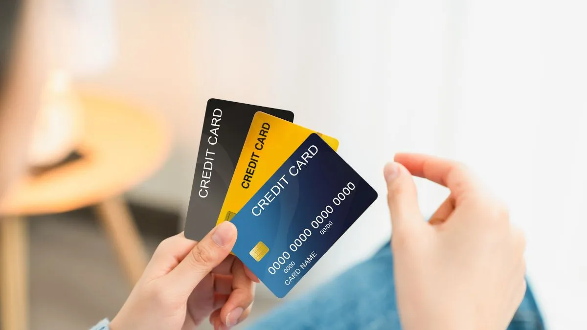 Which credit utilization rate would be preferable to a lender on a credit card application?