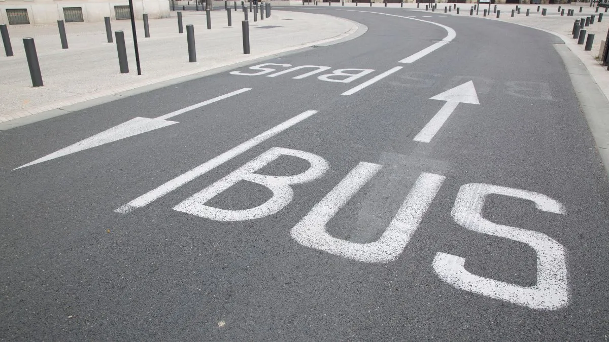 Which road users are allowed in the bus lane in Australia?